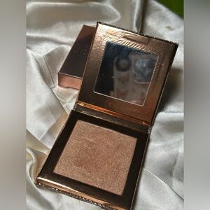 LE Dose of Colors x Desi x Katy ‘Chasing the Sun’ highlighter